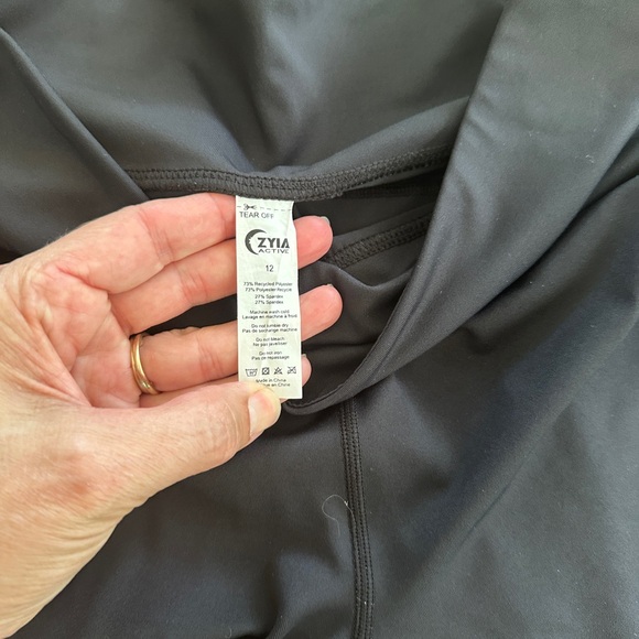 ZYIA Black High-Waisted Light n Tight Leggings w/Pockets - Picture 3 of 5